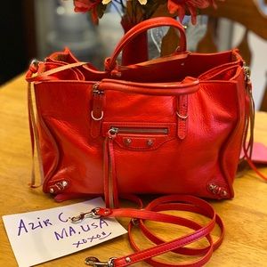Two way crossbody hand bag